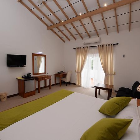 Seasons Hotel 쿠루네갈라 외부 사진