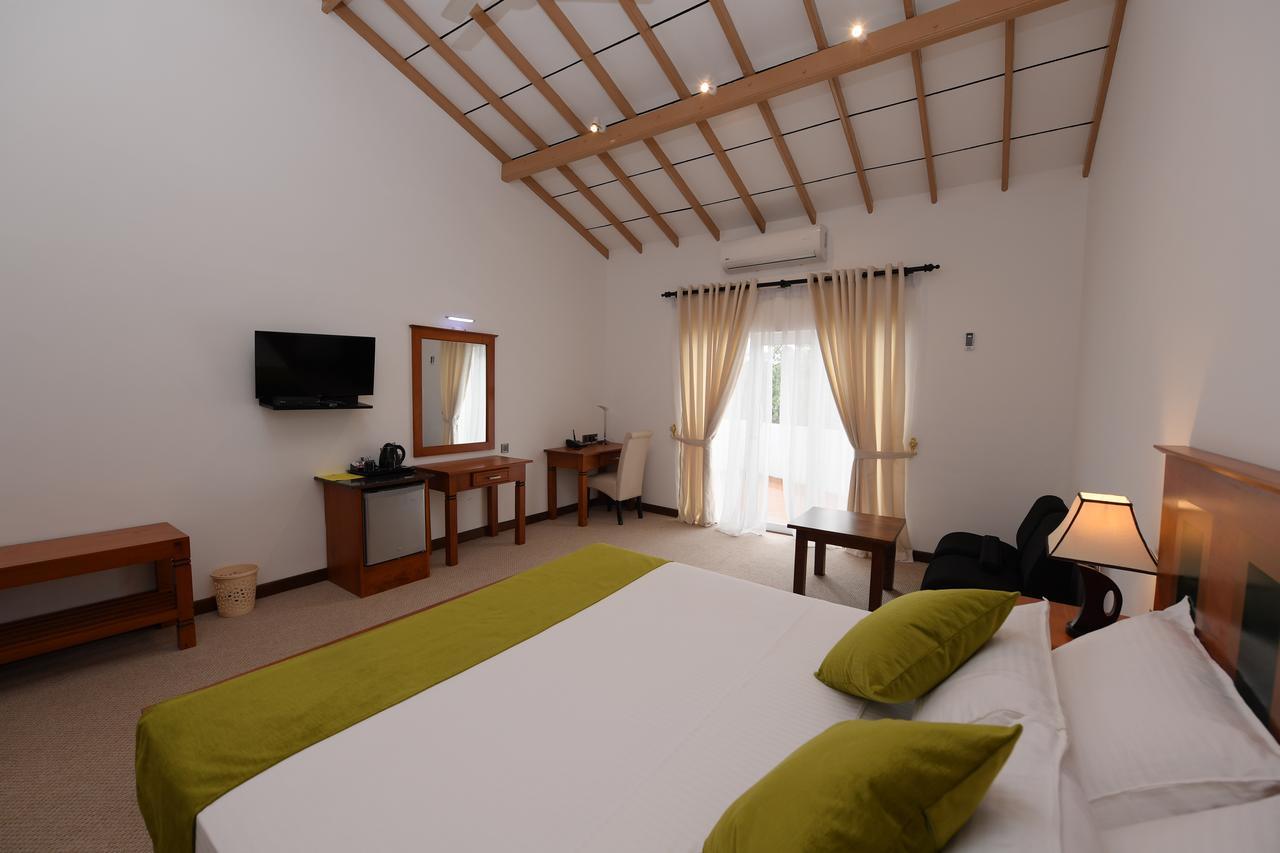 Seasons Hotel 쿠루네갈라 외부 사진